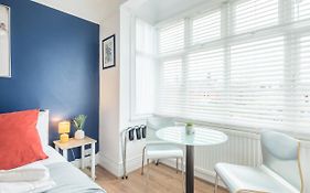 Private Room 4 With Kitchenette By Cb Stays No Minimum Stays